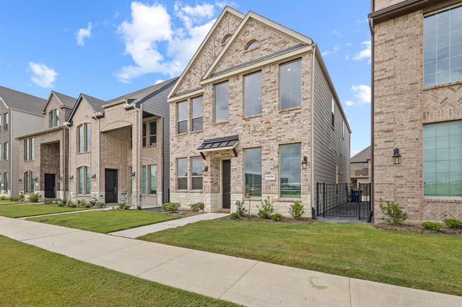 Property photo for 1536 Lake District Drive, Allen, TX