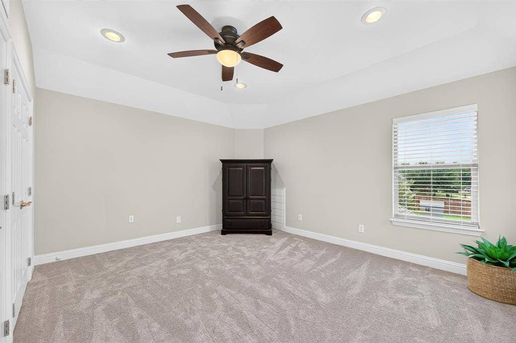 This bonus room makes a 5th bedroom, game room, craft room or whatever your heart desires!