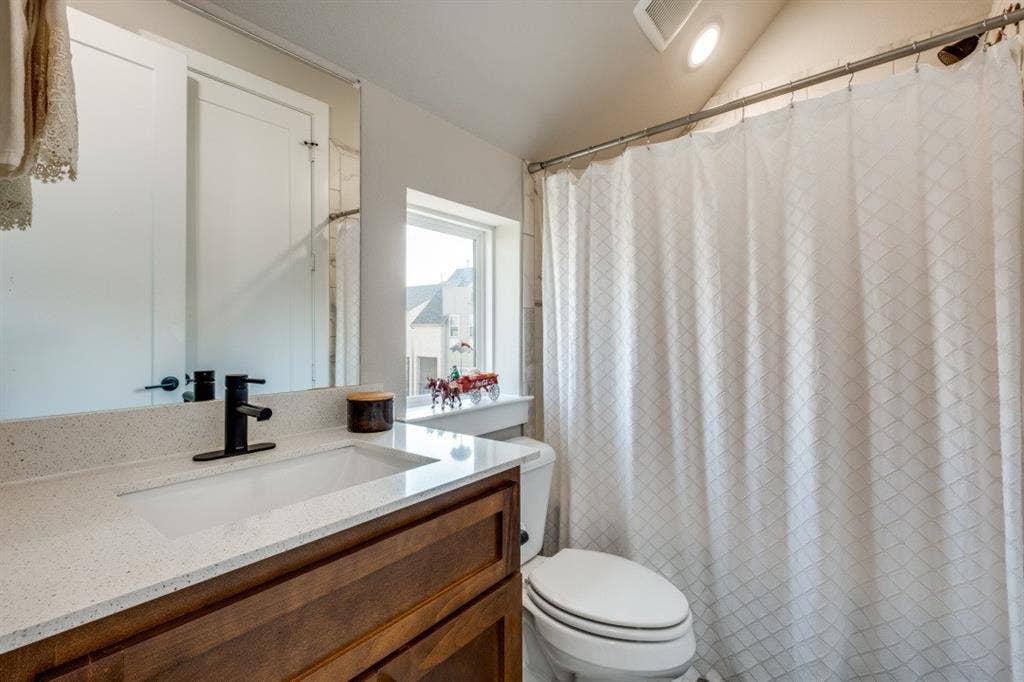 1450 Elevado Drive, Dallas, TX 75212 1450 Elevado Drive, Dallas, TX 75212