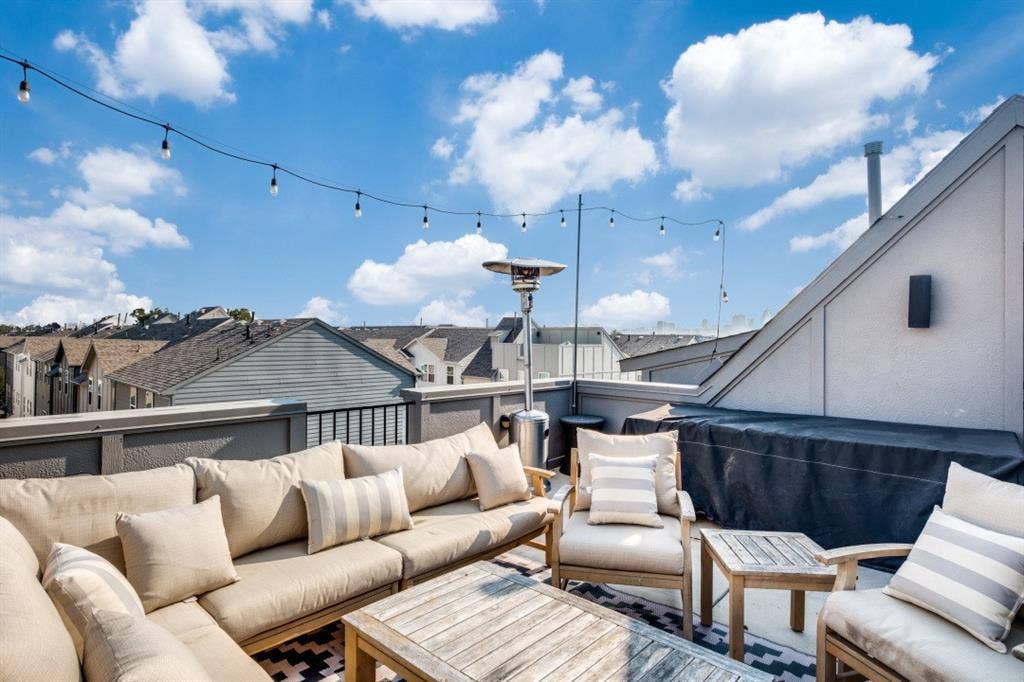 1450 Elevado Drive, Dallas, TX 75212 1450 Elevado Drive, Dallas, TX 75212