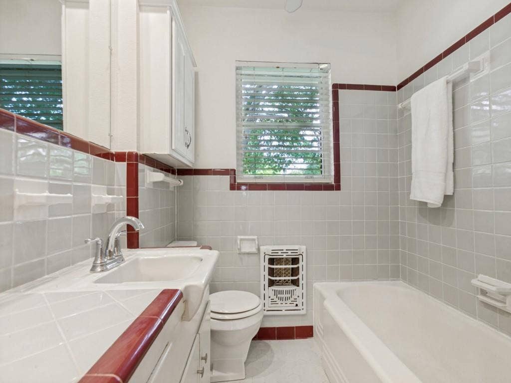 600 Ridgedale Drive, Richardson, TX 75080 600 Ridgedale Drive, Richardson, TX 75080