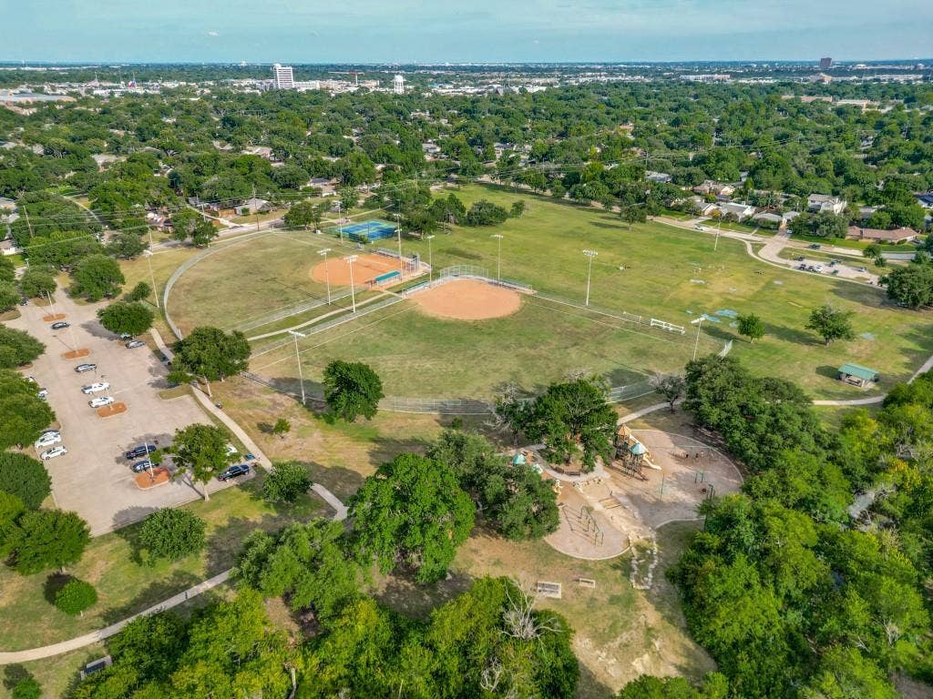 600 Ridgedale Drive, Richardson, TX 75080 Heights Park