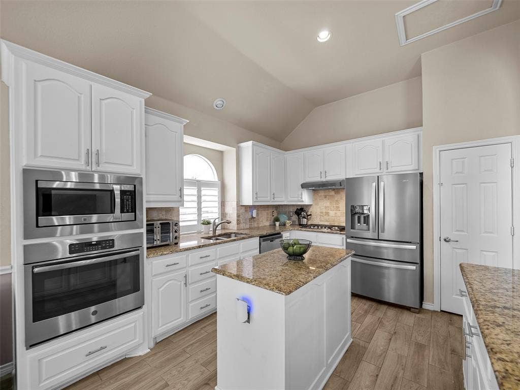 821 Redbud Drive, Allen, TX 75002 821 Redbud Drive, Allen, TX 75002