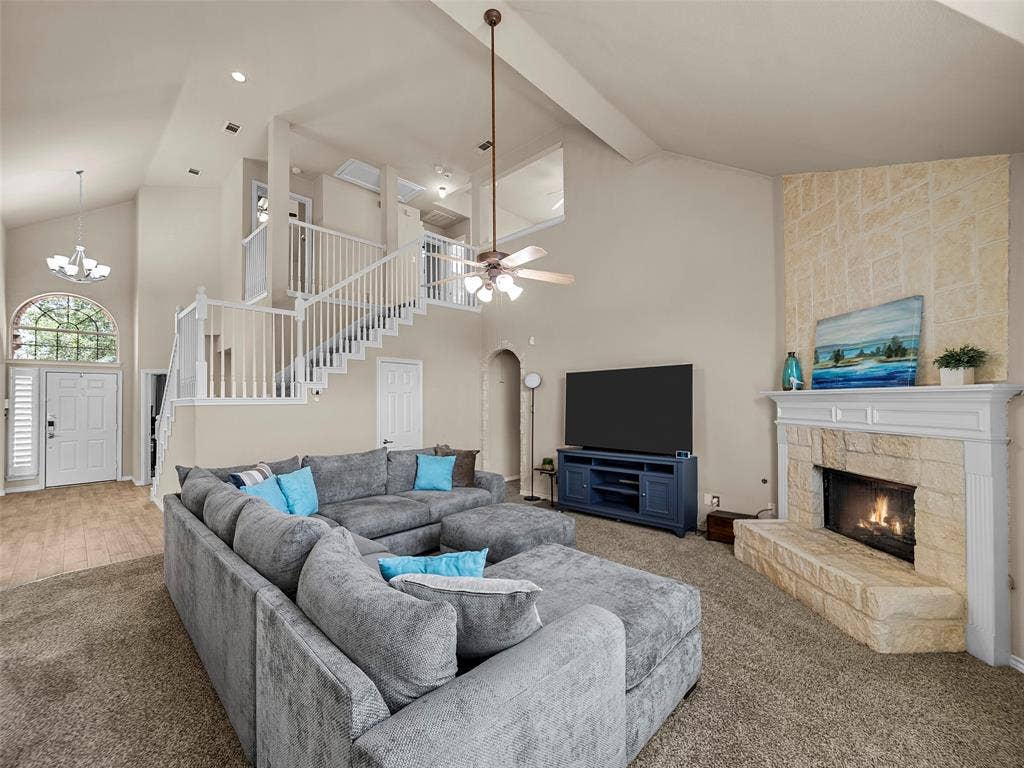 821 Redbud Drive, Allen, TX 75002 821 Redbud Drive, Allen, TX 75002