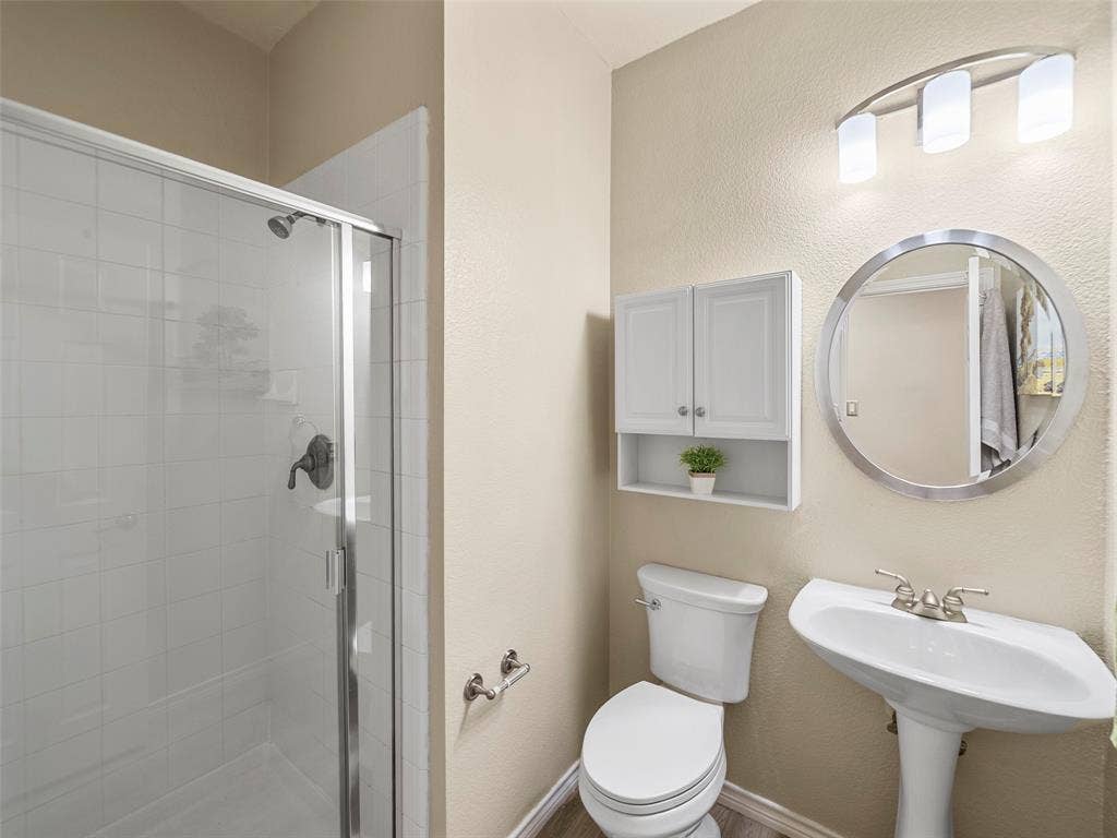 821 Redbud Drive, Allen, TX 75002 821 Redbud Drive, Allen, TX 75002