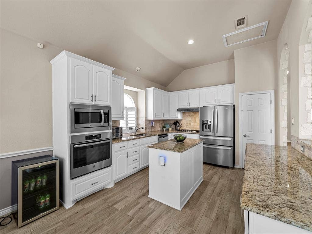 821 Redbud Drive, Allen, TX 75002 821 Redbud Drive, Allen, TX 75002