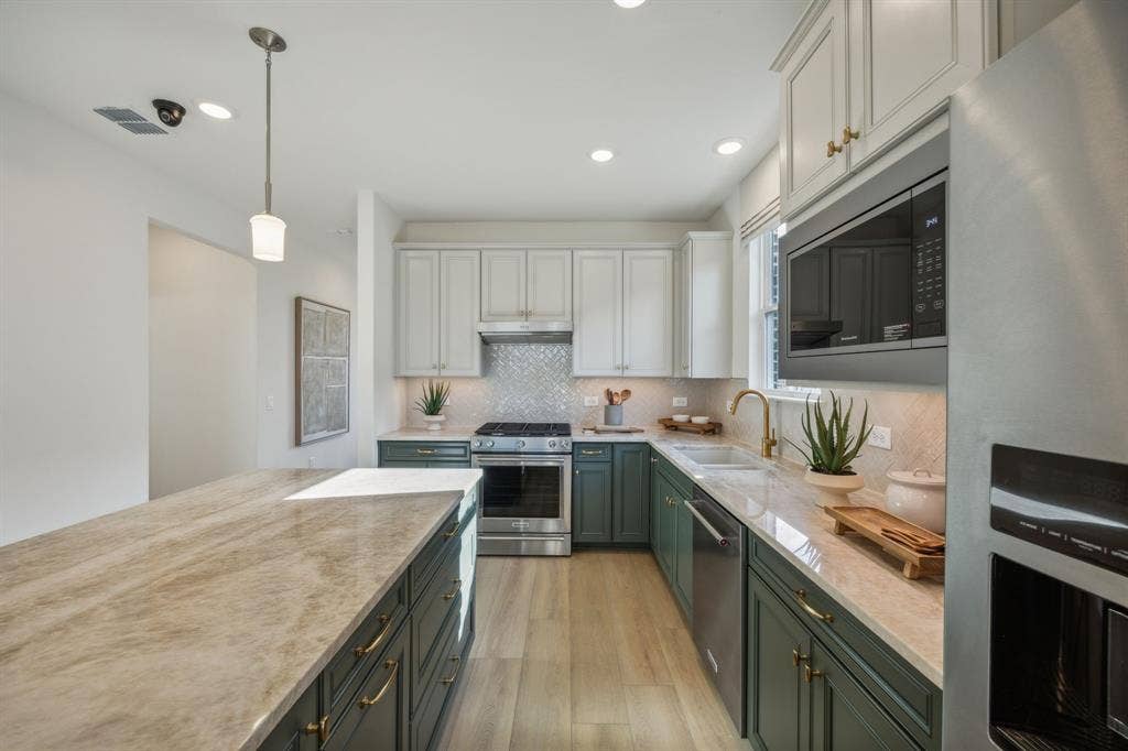 305 Snowbird Way, McKinney, TX 75071 *Model Representation - Abundant cabinet space in kitchen