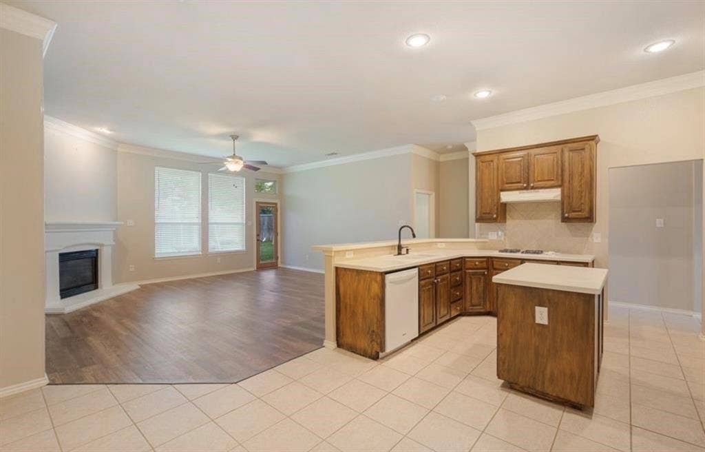 1803 Clover Hill RDMansfield, tX 76063