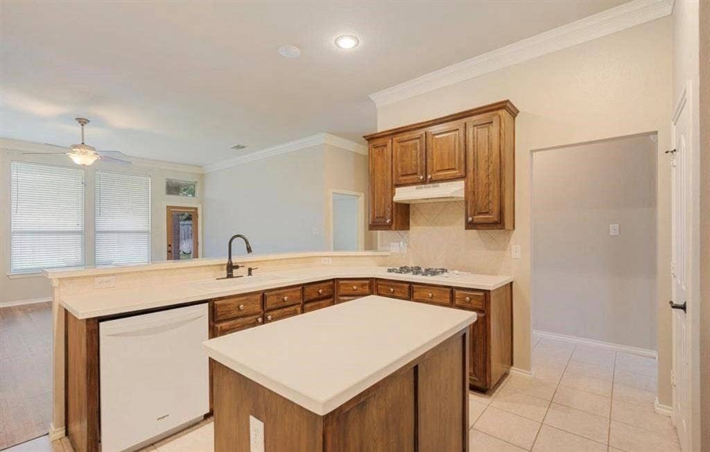 1803 Clover Hill RDMansfield, tX 76063