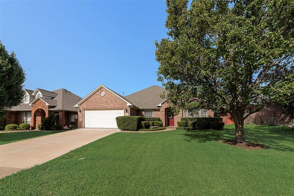 1803 Clover Hill RDMansfield, tX 76063