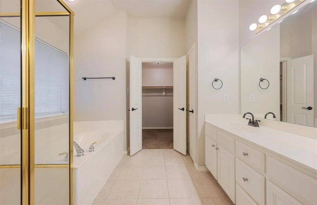 1803 Clover Hill RDMansfield, tX 76063