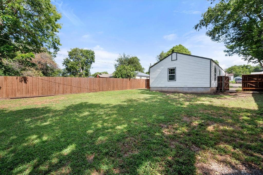 5117 Almena Road, River Oaks, TX 76114 5117 Almena Road, River Oaks, TX 76114