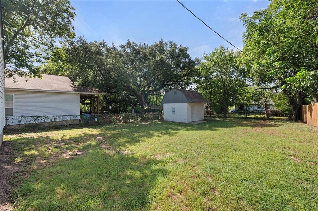 5117 Almena Road, River Oaks, TX 76114 5117 Almena Road, River Oaks, TX 76114