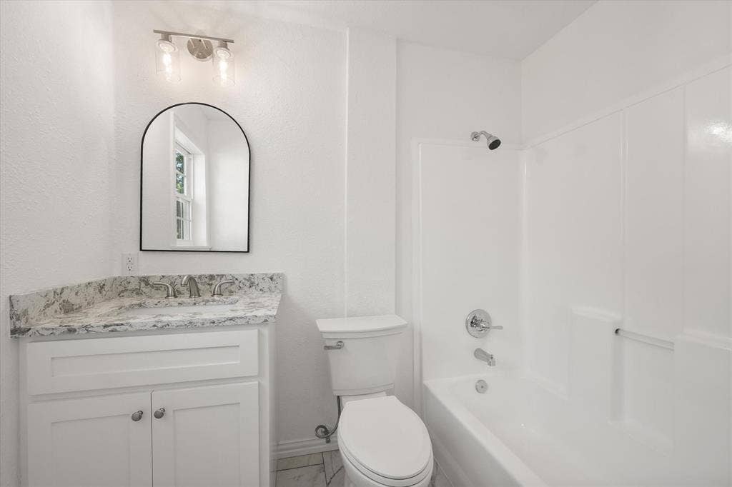 5117 Almena Road, River Oaks, TX 76114 5117 Almena Road, River Oaks, TX 76114