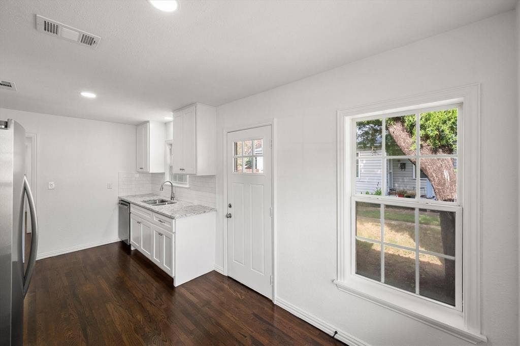 5117 Almena Road, River Oaks, TX 76114 5117 Almena Road, River Oaks, TX 76114