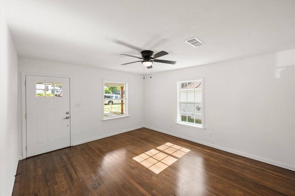 5117 Almena Road, River Oaks, TX 76114 5117 Almena Road, River Oaks, TX 76114