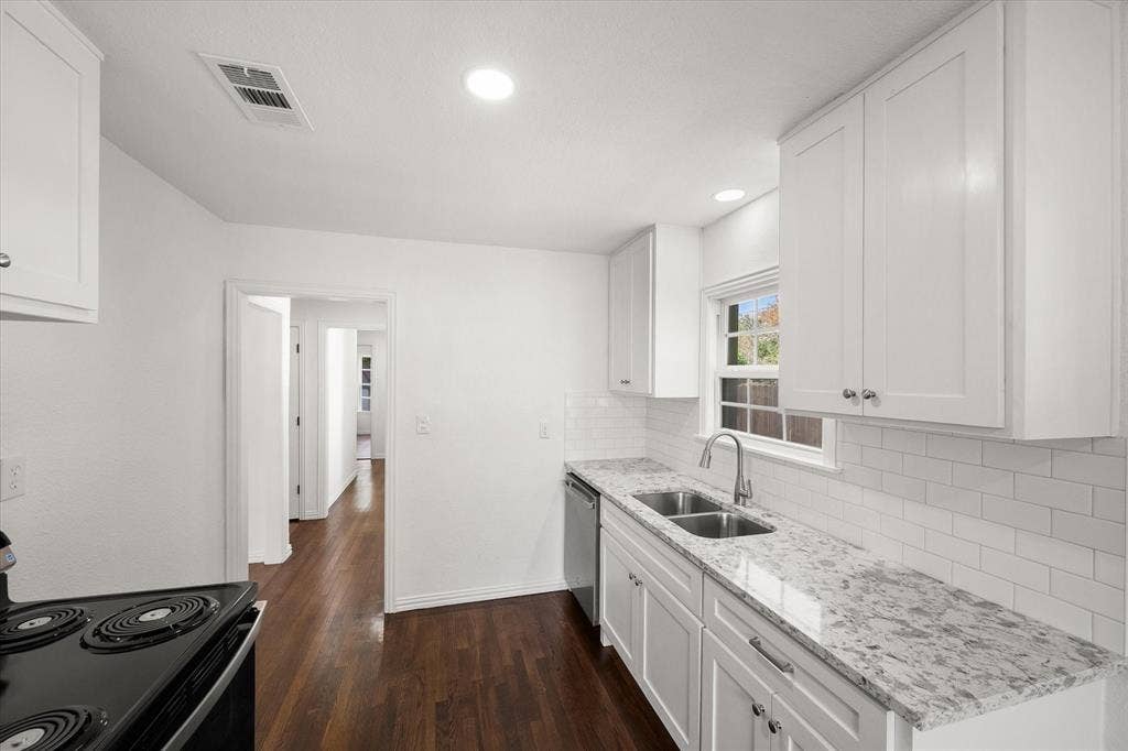 5117 Almena Road, River Oaks, TX 76114 5117 Almena Road, River Oaks, TX 76114