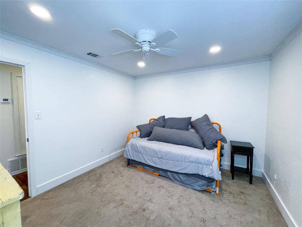 112 Overcrest Drive, Benbrook, TX 76126 112 Overcrest Drive, Benbrook, TX 76126
