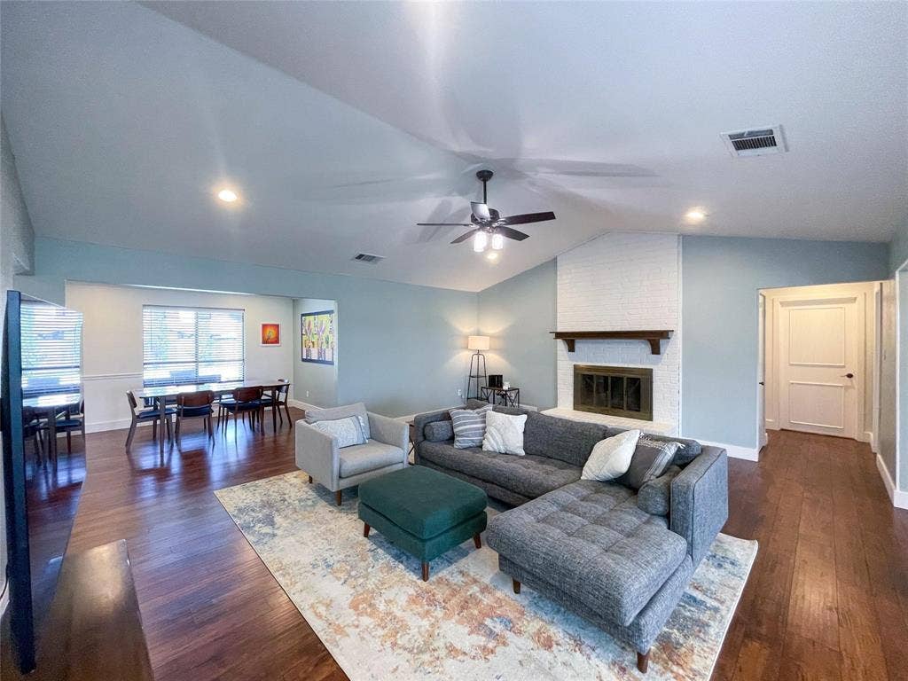 112 Overcrest Drive, Benbrook, TX 76126 112 Overcrest Drive, Benbrook, TX 76126