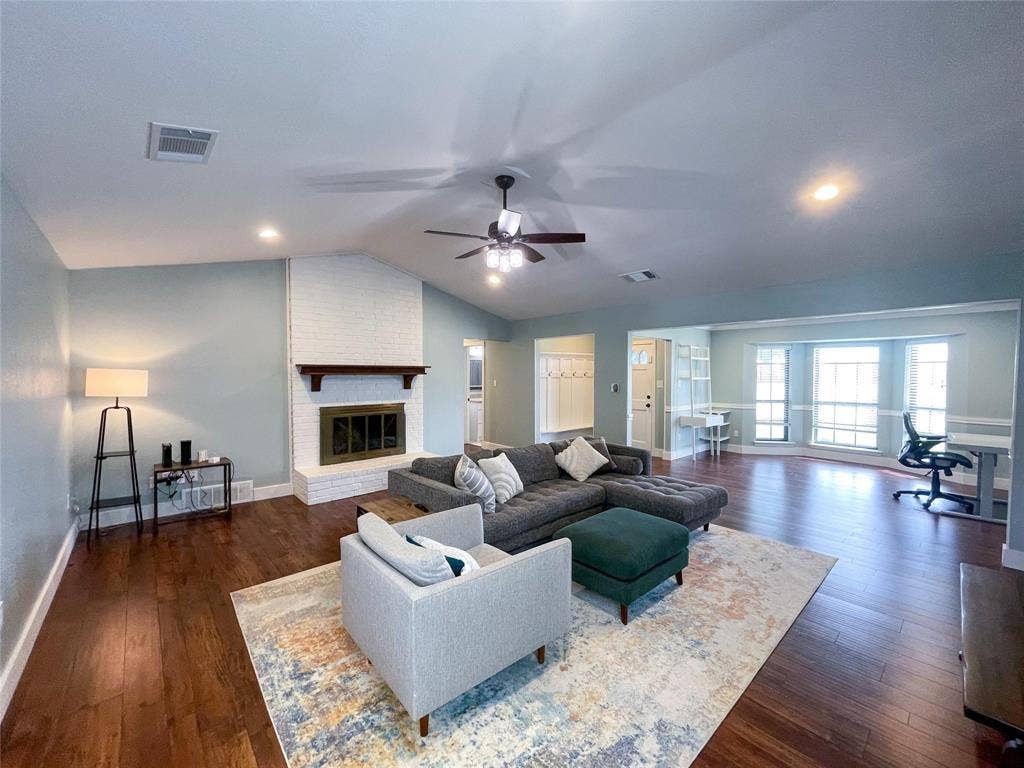 112 Overcrest Drive, Benbrook, TX 76126 112 Overcrest Drive, Benbrook, TX 76126