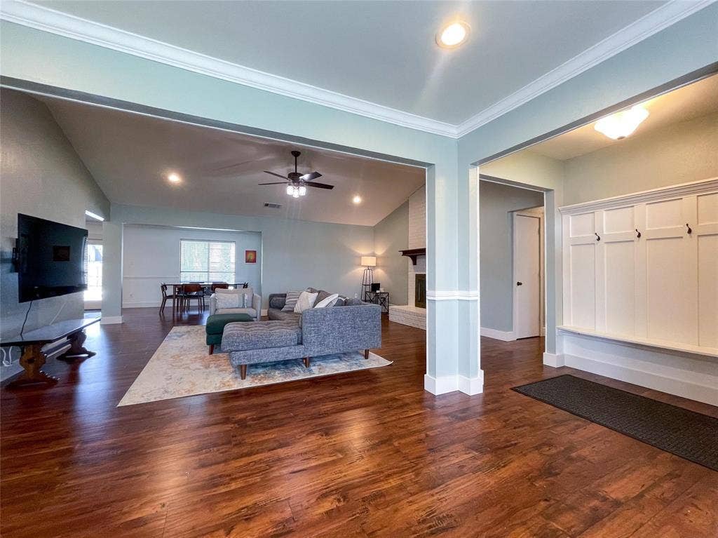 112 Overcrest Drive, Benbrook, TX 76126 112 Overcrest Drive, Benbrook, TX 76126