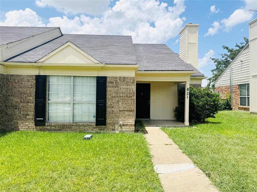 Property photo for 821 Denmark Drive, Mesquite, TX