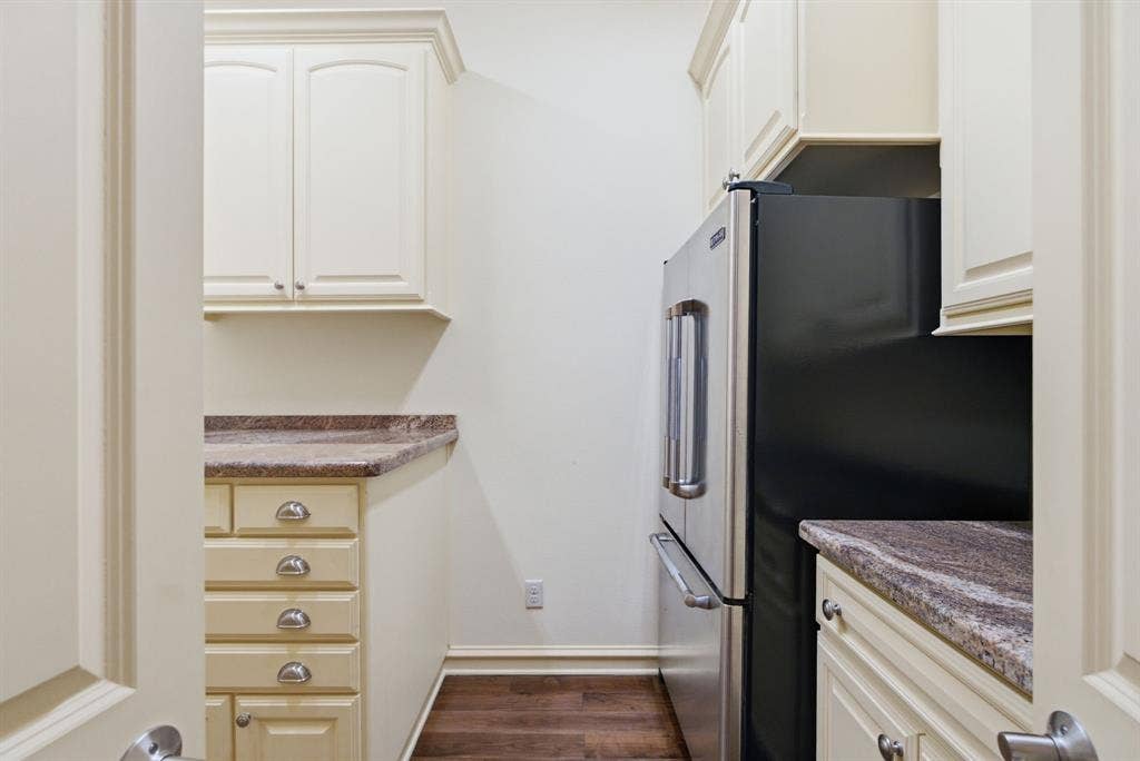 2030 Equestrian Lane, Tyler, TX 75703 Refrigerator remains