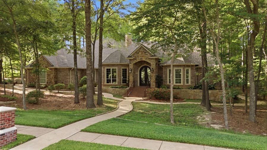 Property photo for 2030 Equestrian Lane, Tyler, TX