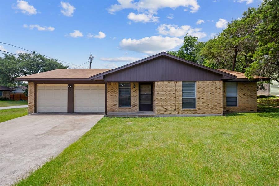 Property photo for 1 Cliffside Drive, Morgans Point Resort, TX