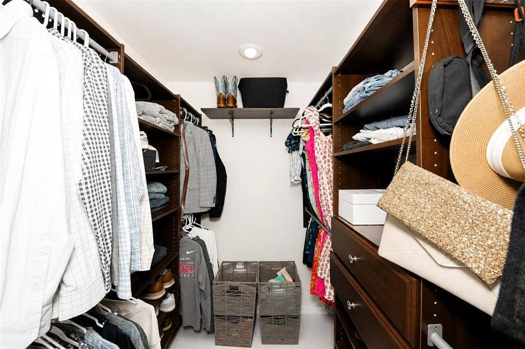 1119 Normandy Drive, Grapevine, TX 76051 Primary Closet