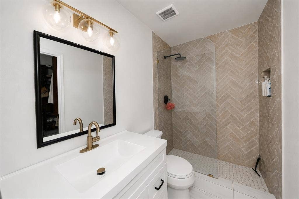 1119 Normandy Drive, Grapevine, TX 76051 1119 Normandy Drive, Grapevine, TX 76051