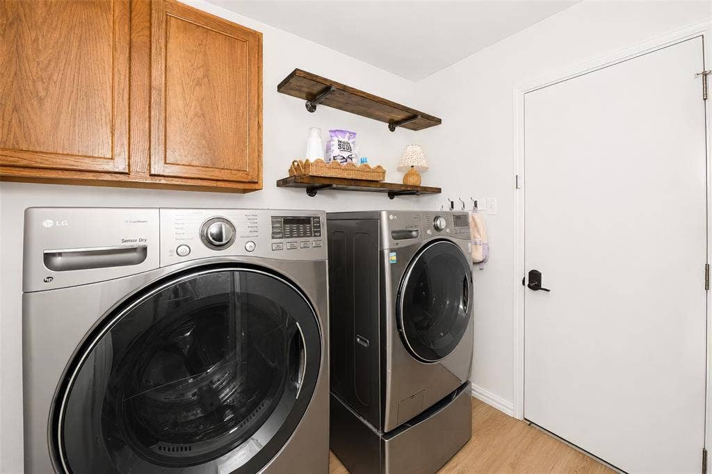 1119 Normandy Drive, Grapevine, TX 76051 Laundry room and garage entry.