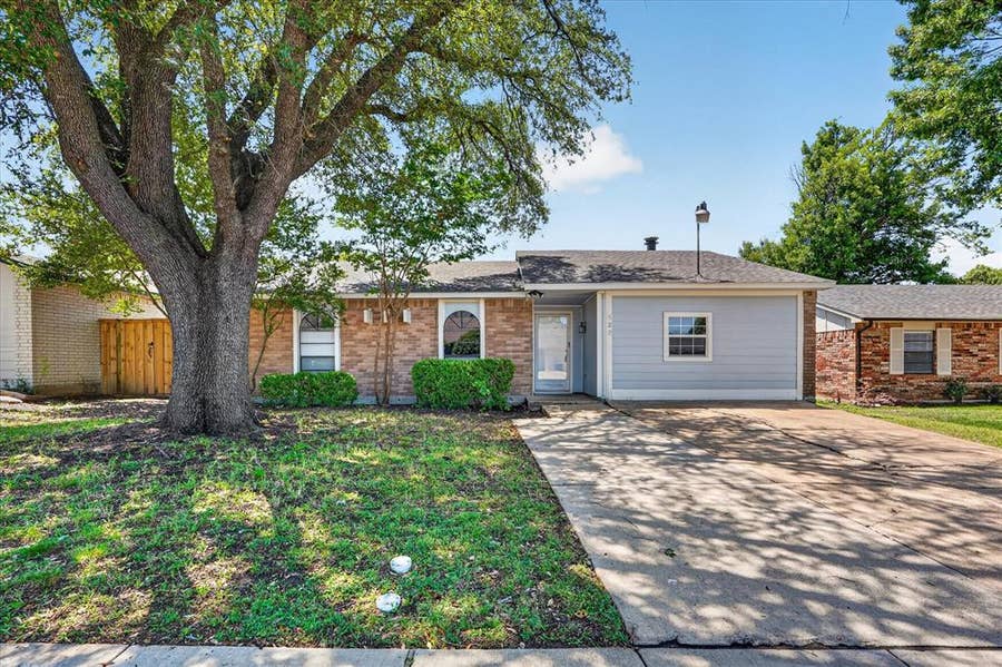 Property photo for 522 Hawthorne Drive, Allen, TX