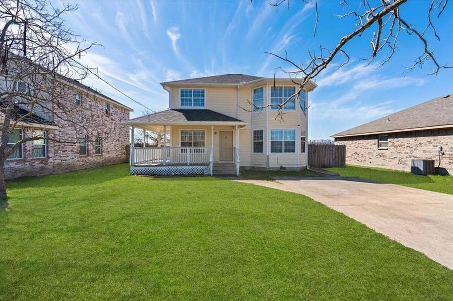 Property photo for 302 Runnells Street, Terrell, TX