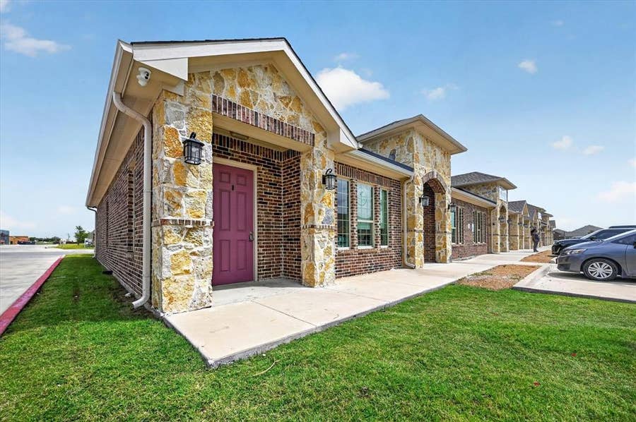 Property photo for 200 Cypress Bend Parkway, Princeton, TX