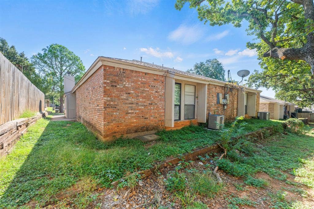 2512 Windy Pine Lane, Arlington, TX 76015 2512 Windy Pine Lane, Arlington, TX 76015