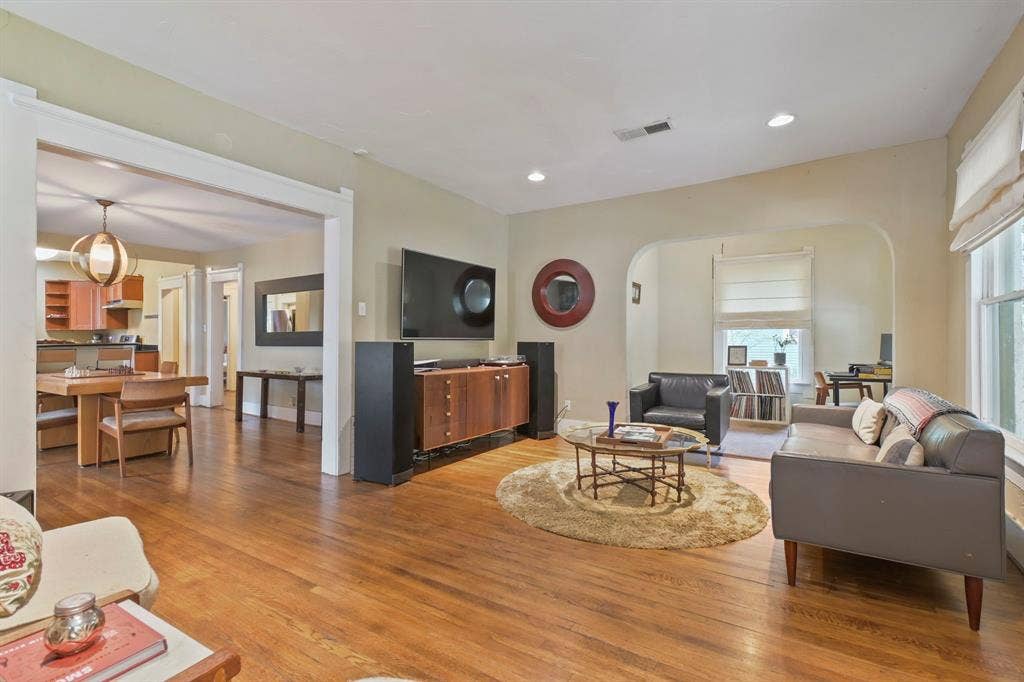 218 N Rosemont Avenue, Dallas, TX 75208
