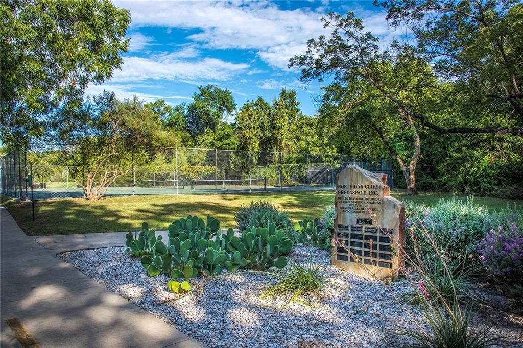 218 N Rosemont Avenue, Dallas, TX 75208