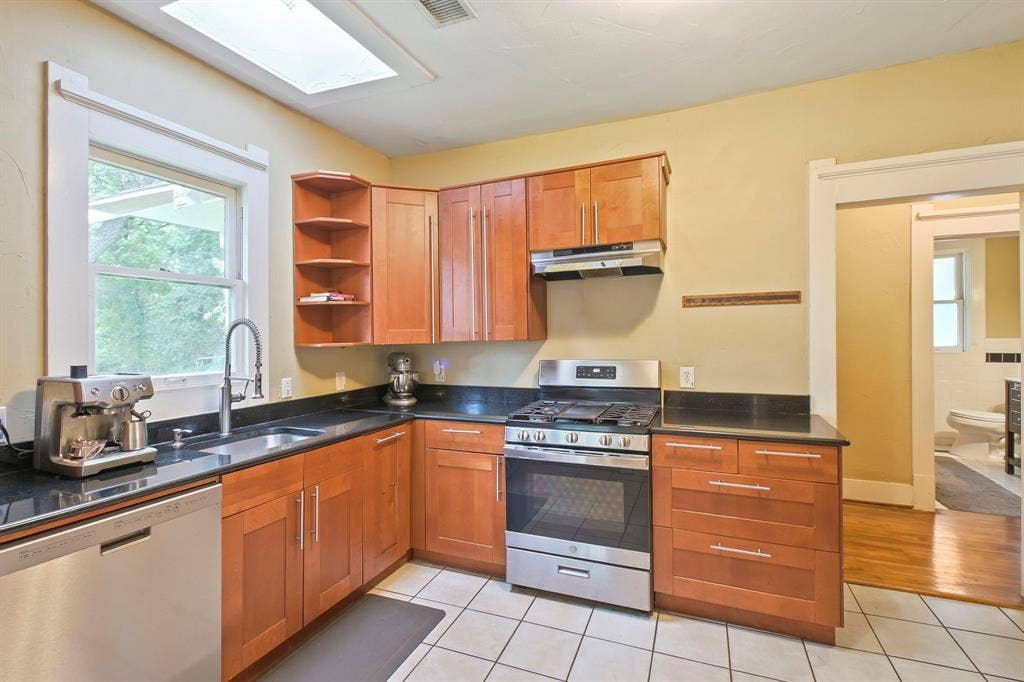 218 N Rosemont Avenue, Dallas, TX 75208