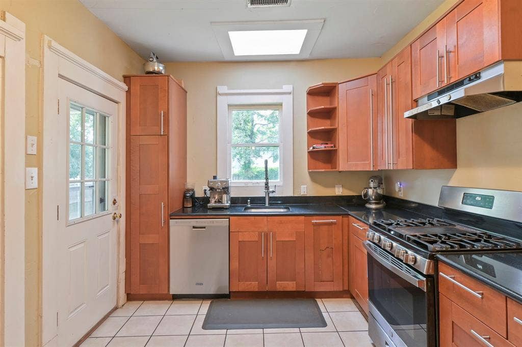218 N Rosemont Avenue, Dallas, TX 75208