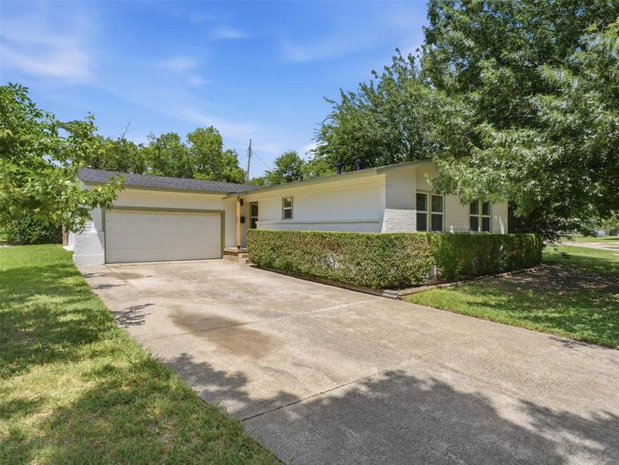 Property photo for 11207 Flamingo Lane, Dallas, TX