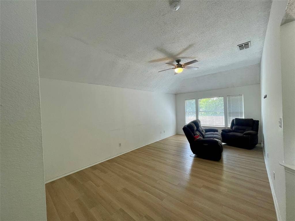 7520 Sunburst Trail, Denton, TX 76210