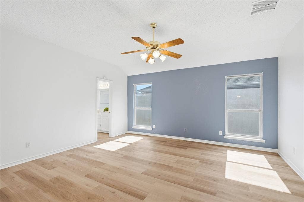 4912 Basil Drive, McKinney, TX 75070 4912 Basil Drive, McKinney, TX 75070