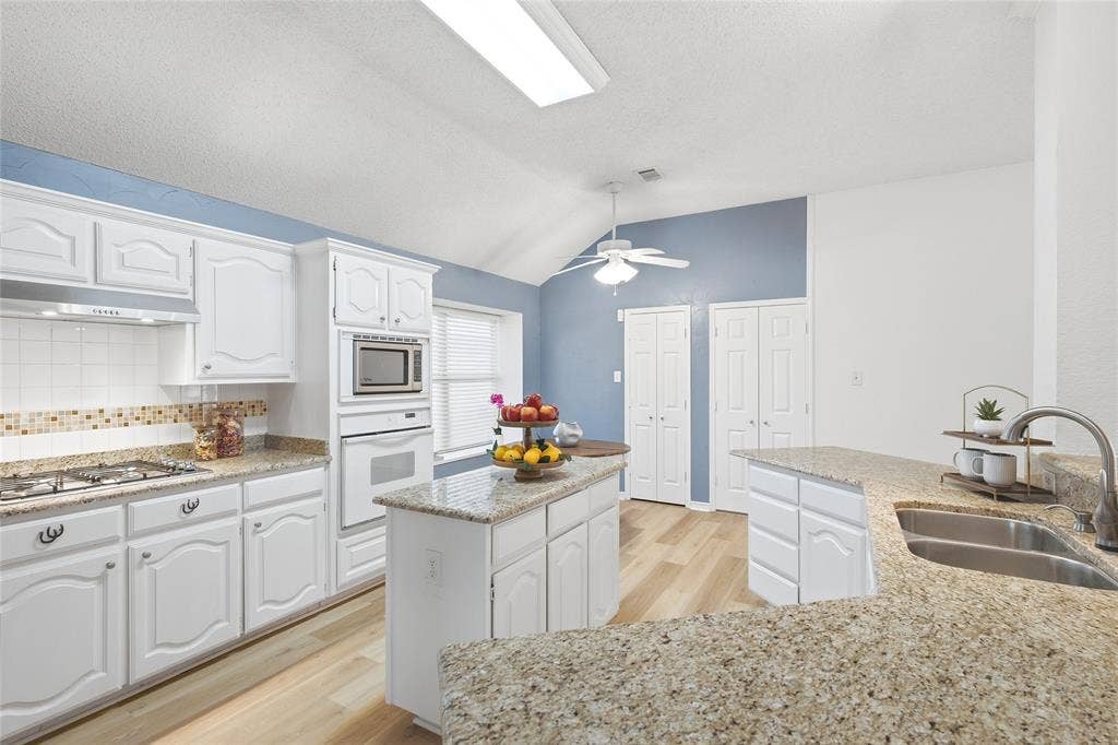 4912 Basil Drive, McKinney, TX 75070 4912 Basil Drive, McKinney, TX 75070