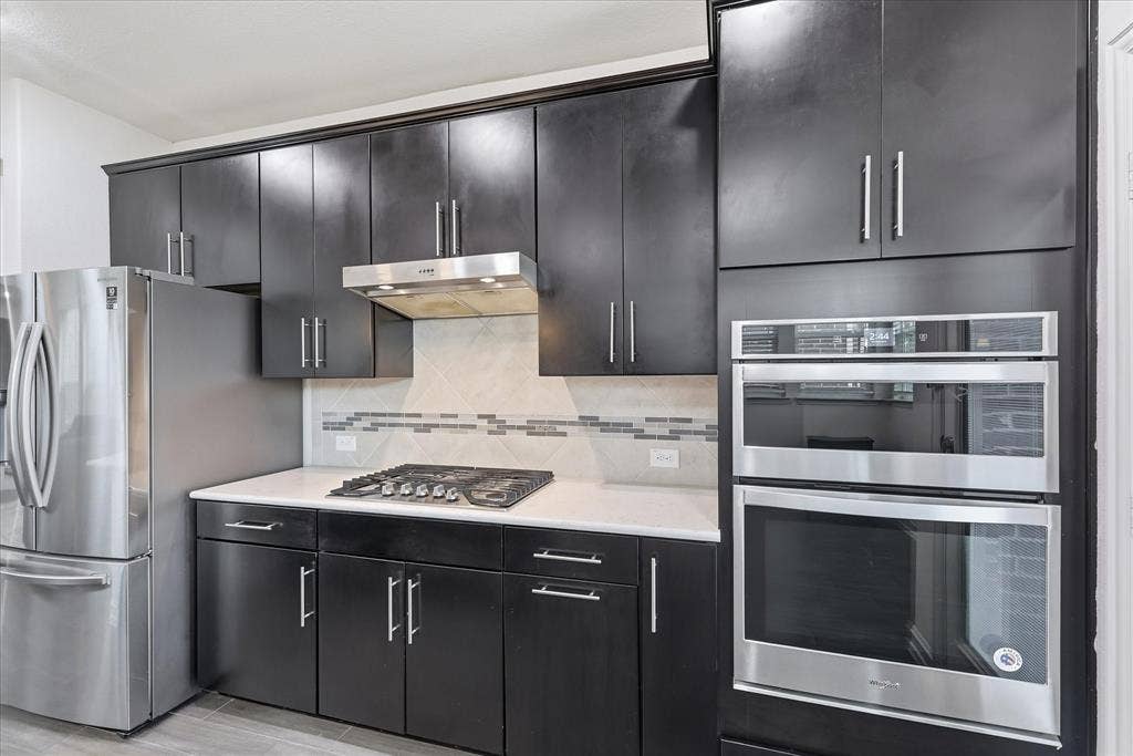 217 Jones Street, Irving, TX 75063 217 Jones Street, Irving, TX 75063