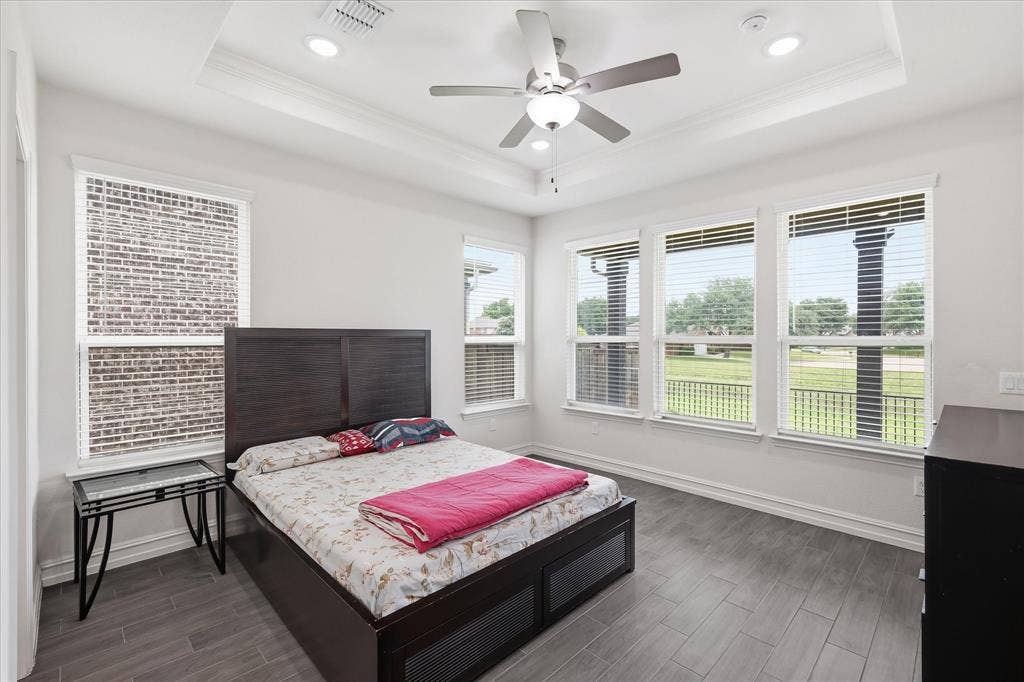 217 Jones Street, Irving, TX 75063 217 Jones Street, Irving, TX 75063