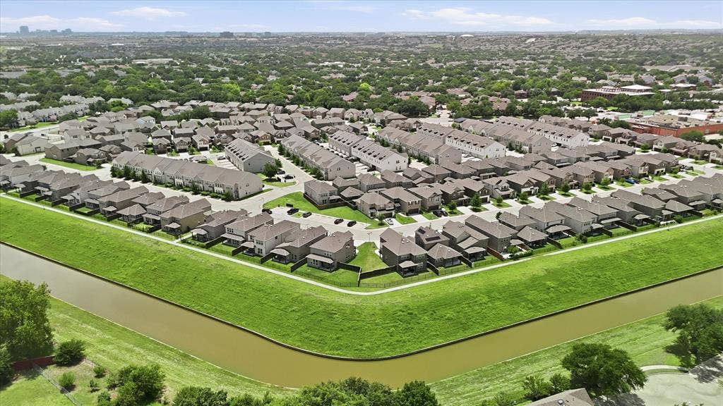 217 Jones Street, Irving, TX 75063 217 Jones Street, Irving, TX 75063