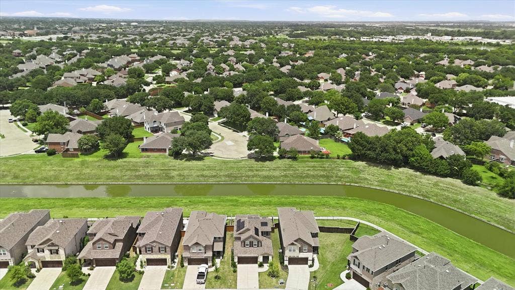 217 Jones Street, Irving, TX 75063 217 Jones Street, Irving, TX 75063