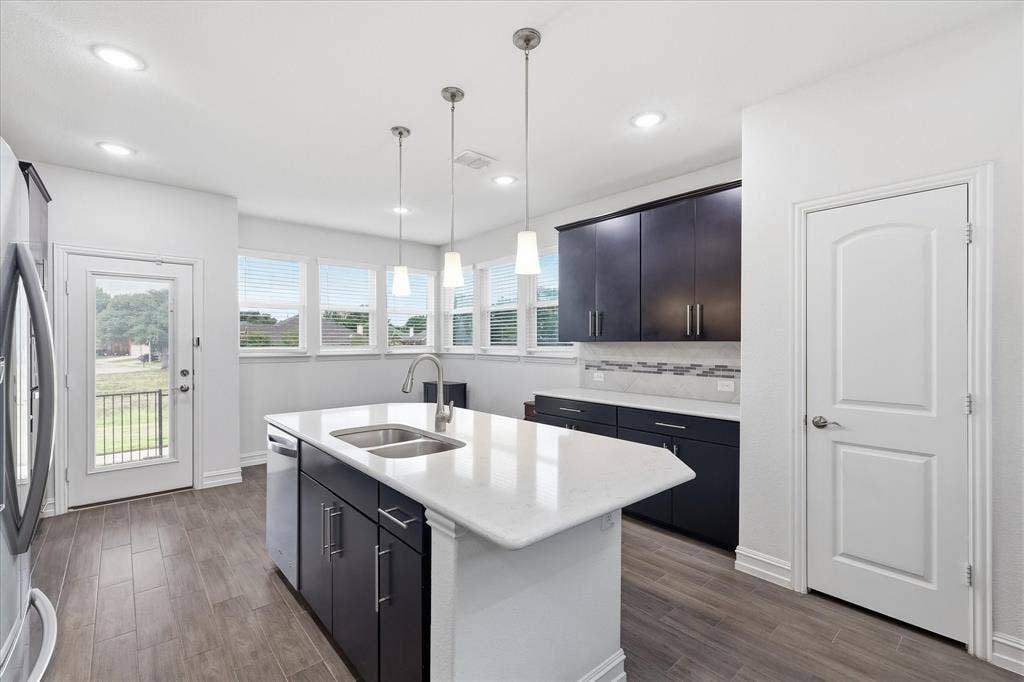 217 Jones Street, Irving, TX 75063 217 Jones Street, Irving, TX 75063