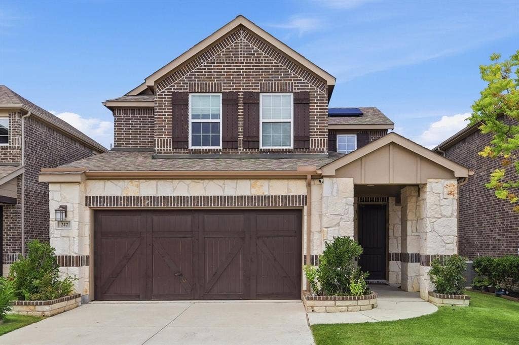 217 Jones Street, Irving, TX 75063 217 Jones Street, Irving, TX 75063